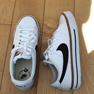 Nike sneakers worn once size 8